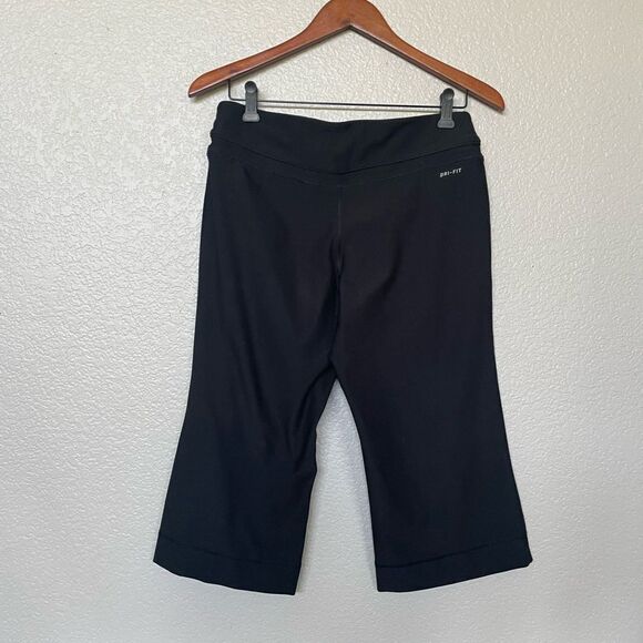 Nike Dri-Fit Capri Cropped Active Leggings M - Picture 2 of 3
